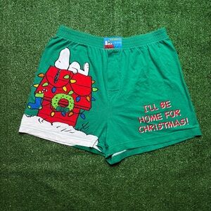 Peanuts Festive Green Men's Shorts